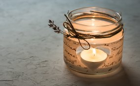 Decoupage sottovetro: qual è la tecnica per decorare gli oggetti di vetro o plexiglass