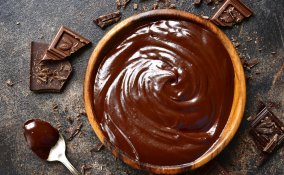 salsa al cioccolato, ricetta, decorazione dei dolci