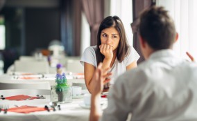 indecisa tra il mio ragazzo e un altro, indecisione tra due uomini