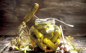 Come fare i cetrioli in agrodolce da conservare per l'inverno