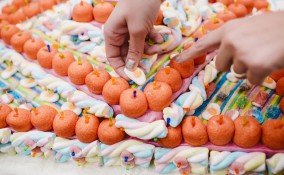 come fare torte marshmallow, marshmallow torte decorate