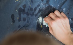 come togliere macchie vernice tessuti, come togliere macchie vernice vestiti