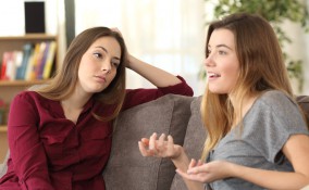 amica petulante, amica invadente