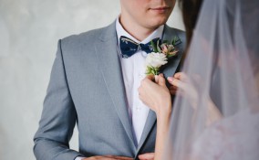 indossare fiore occhiello 