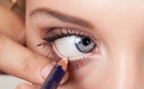 matita bianca, come usarla, ingrandire lo sguardo