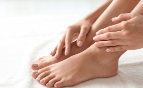 massaggio ai piedi, come farlo, prodotti