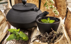 teiera, come lavarla, pulizia ghisa ceramica