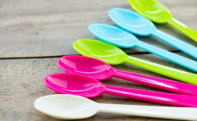 riusare cucchiai plastica
