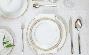 apparecchiare tavola, regole galateo, piatti e posate