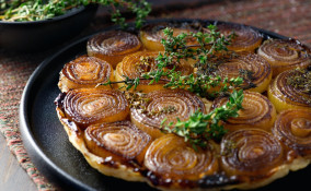 tosta salata, cipolle, senza uova