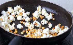 come fare pop corn padella, come fare popcorn padella, come fare pop corn