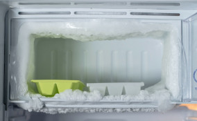 sbrinare il freezer, scongelare, pulire