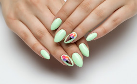 nail art estiva, trend estate 2020, decorazioni unghie belle