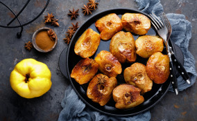 mele cotogne, forno, zucchero e cannella