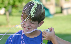 come togliere stelle filanti spray vestiti, togliere stelle filanti vestiti
