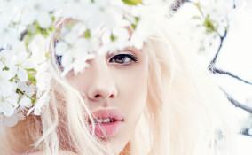 vorrei fare con te quello che la primavera fai con i ciliegi, poesia neruda