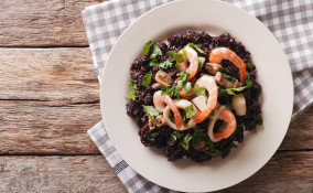 insalata riso venere, gamberetti, come farla