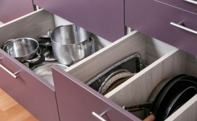 come sistemare padelle, come organizzare padelle, come ordinare padelle