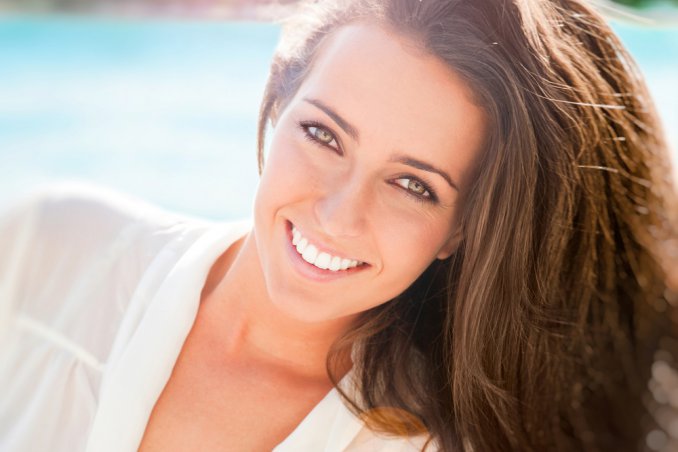 capelli acconciatura lato collo 