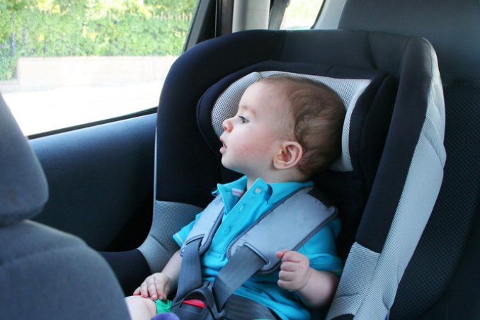 Scopri come attrezzarti per i primi viaggi con il tuo piccolo