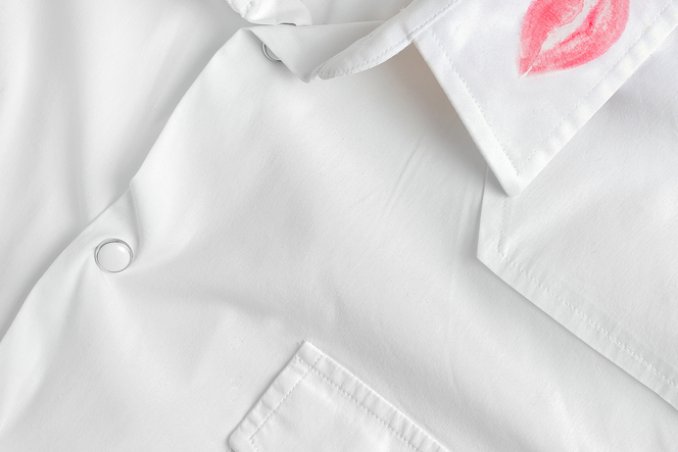 make-up cipria rossetto lucidalabbra macchia