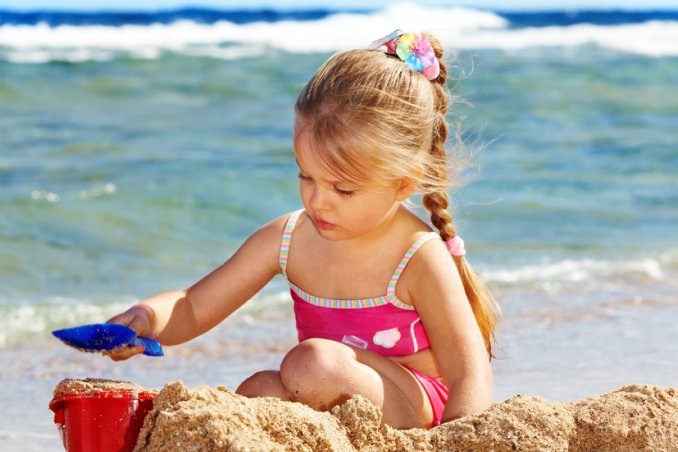 figli, bambino, scottature, estate, sole, protezione, consigli, donne, donna