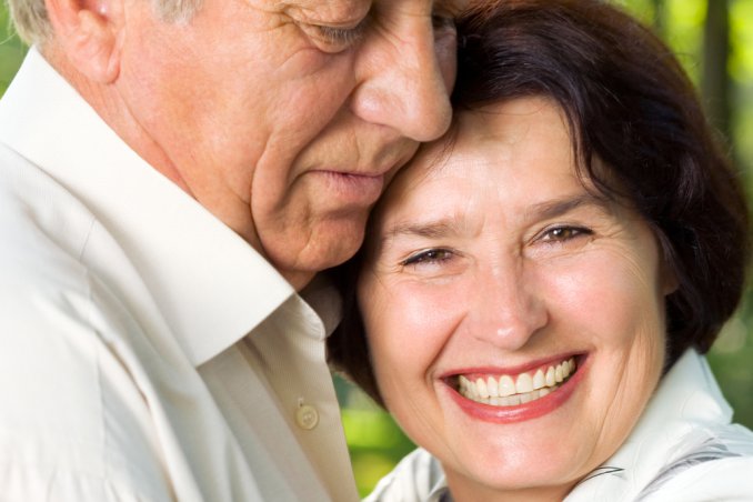 sorriso, denti, gengive, carie, impianto, dentiera