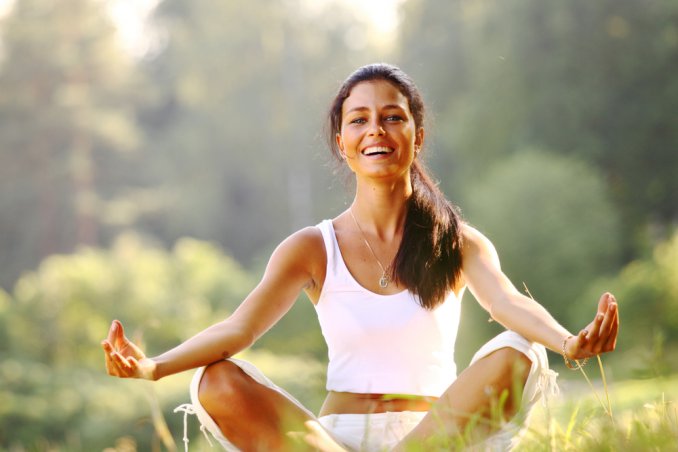 ridere risata yoga salute