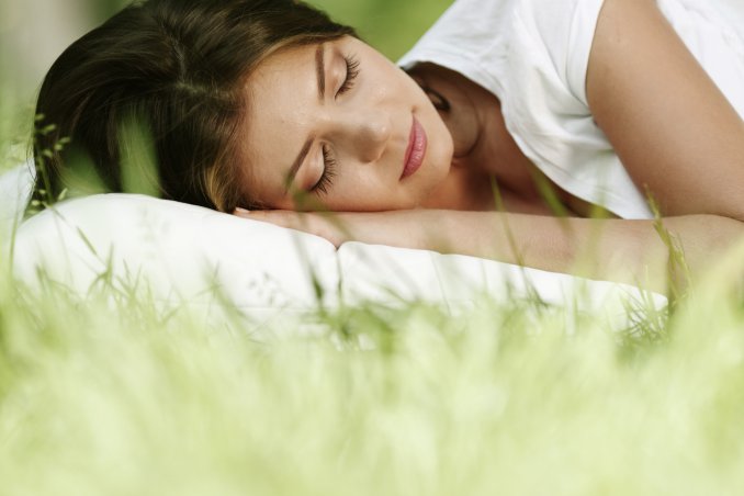 dormire senza cuscino fa bene