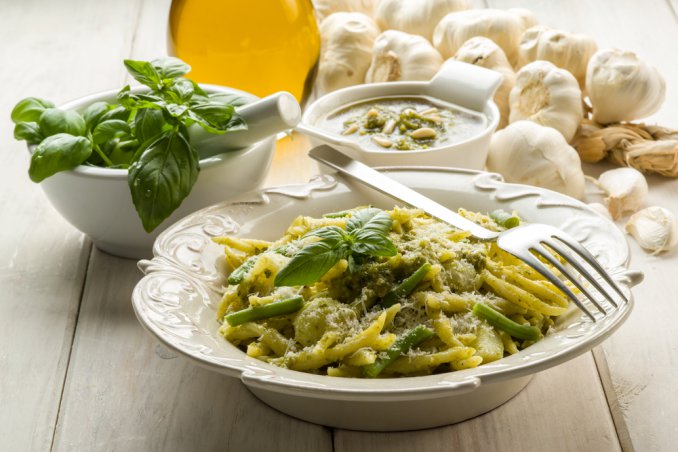 trofie pesto pasta erbe olio extravergine oliva pistacchi