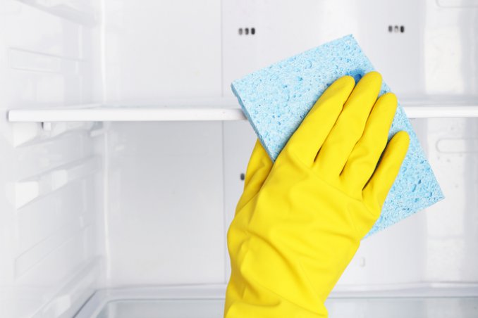 Mini guida alla manutenzione del frigo prima delle vacanze