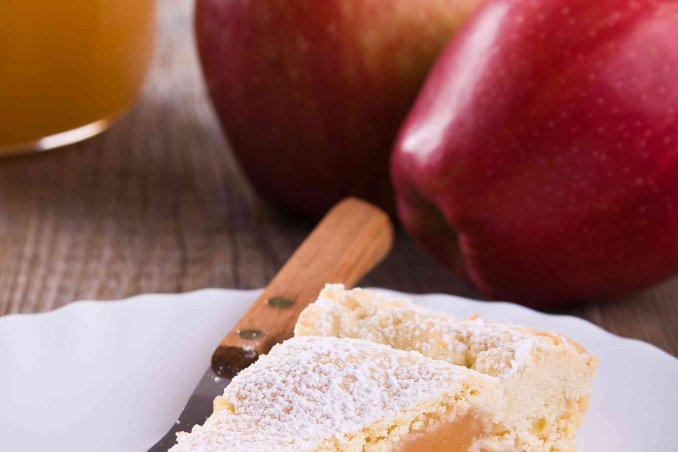 crostata di mele e marmellata