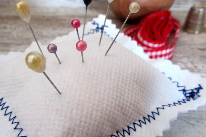 Come fare dei puntaspilli con i foglietti usati di Splendibianco