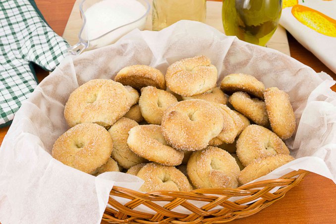 ricetta ciambelline al vino
