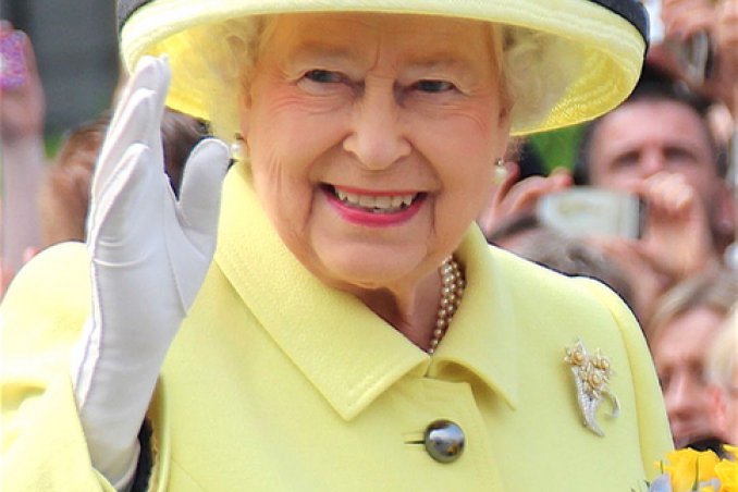 Tanti auguri Elisabetta II
