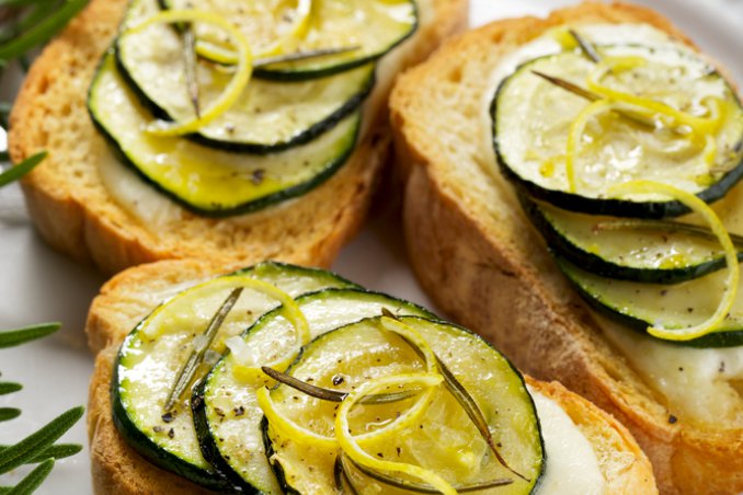 bruschette estive di zucchine