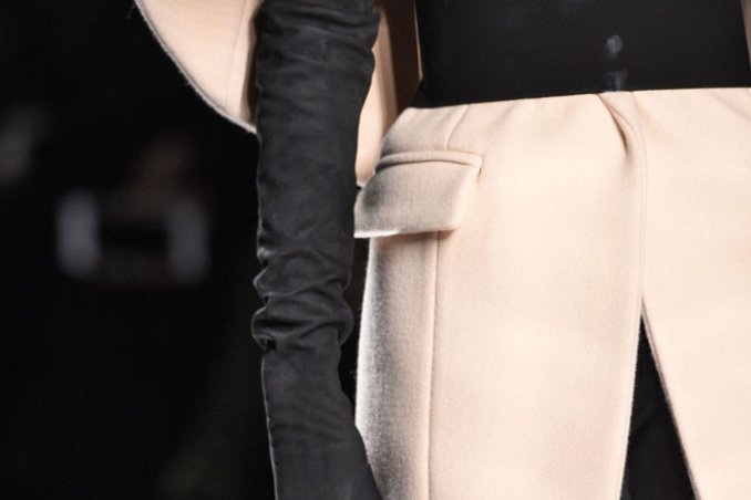 accessori moda inverno 2017 guanti e manicotti per completare look, accessori moda inverno 2017 guanti, accessori moda inverno 2017 manicotti, accessori moda inverno 2017