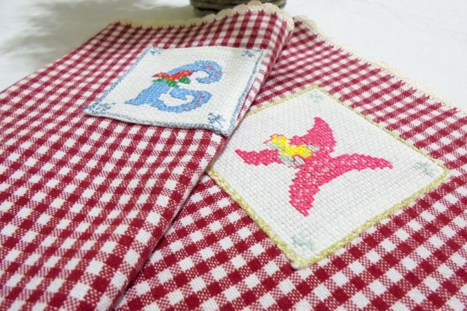 regali san valentino fai da te, tovaglietta colazione fatta a mano