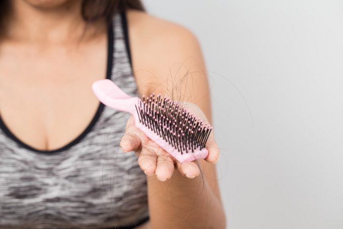 caduta capelli, donne, integratori rinforzanti