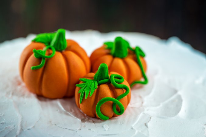 zucca halloween pasta di zucchero, cupcake halloween, torte halloween 
