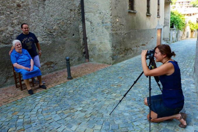 Giulia Caminada - Un paese in posa