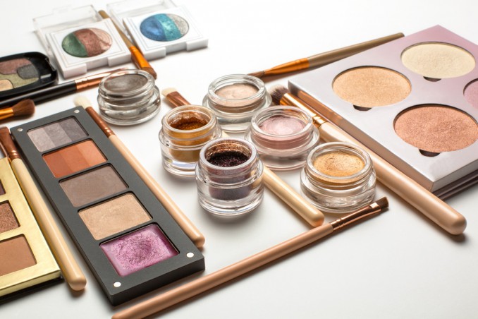 trucco, illuminante, ombretto