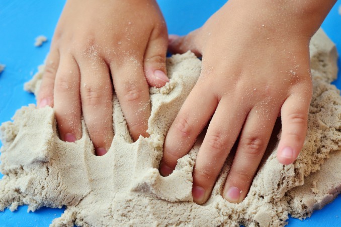 sabbia cinetica fai da te, sabbia cinetica ricetta