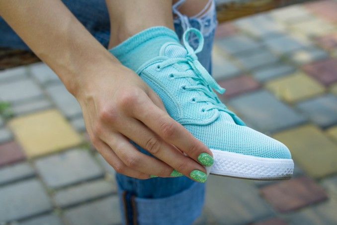 macchie scarpe da ginnastica, lavare scarpe da ginnastica, pulire scarpe da ginnastica