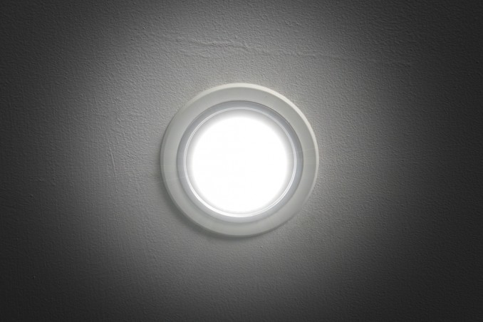 come pulire plafoniera, come pulire lampada 