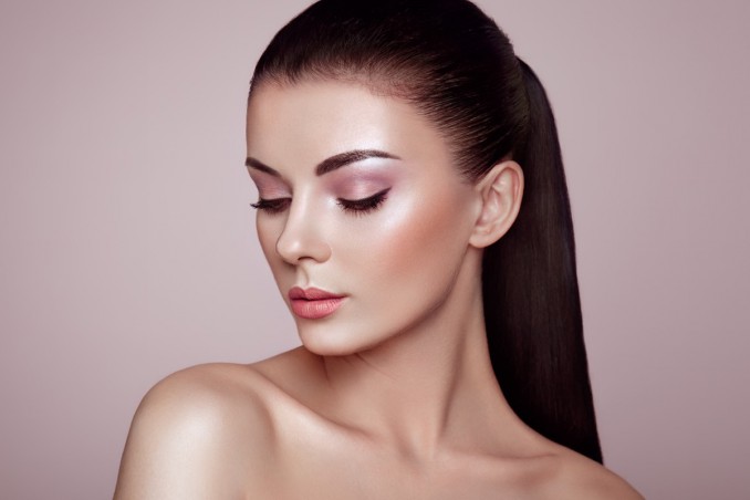 illuminante, trucco, applicazione