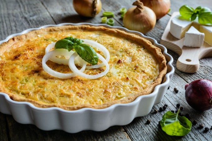 torta salata francese, cipolle, quiche lorraine originale