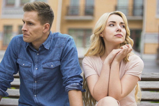 lui vuole controllarmi, come mai, cosa fare