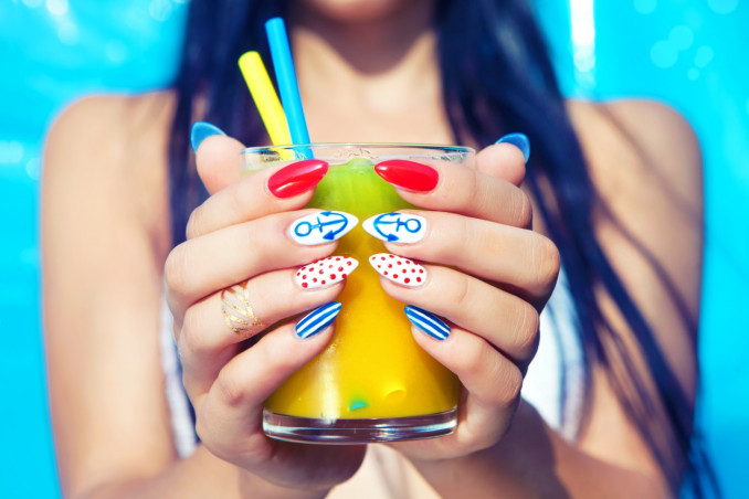 nail art estate, 2021 beauty trend, decorazione unghie
